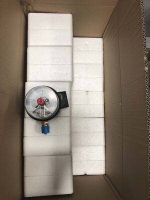 گیج فشار الکتریکی تماسی 4 اینچی (100 میلی‌متر) با کنترل دوگانه حد و 380 ولت 10 ولت آمپر برای اتوماسیون