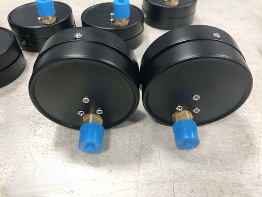 گیج فشار مخزن هوای فشرده 4 اینچی (100 میلی‌متر) با محدوده 0-1.6 مگاپاسکال و مناطق ایمنی رنگی