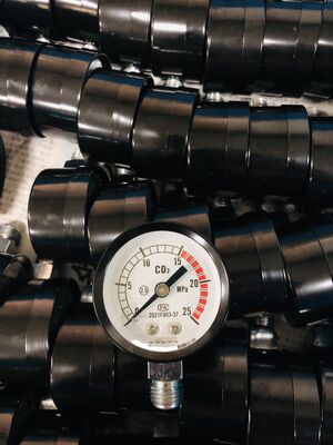 محدوده اندازه گیری 0-100 Mpa فشار سنج اقتصادی مناسب برای کاربردهای اکسیژن CO2 بدون روغن خشک